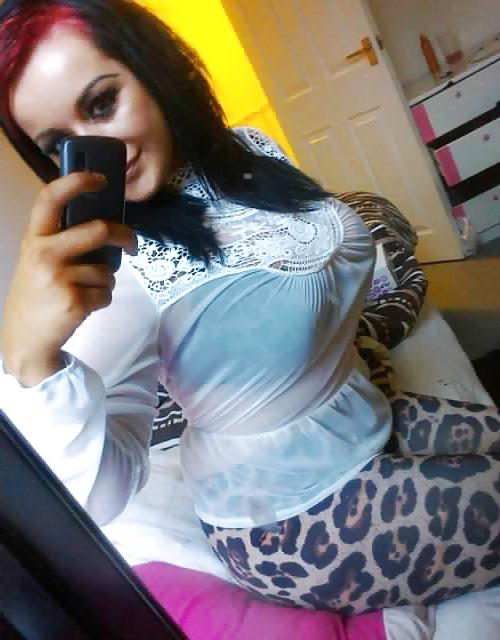 25P British Big Tit Babe From Wigan 