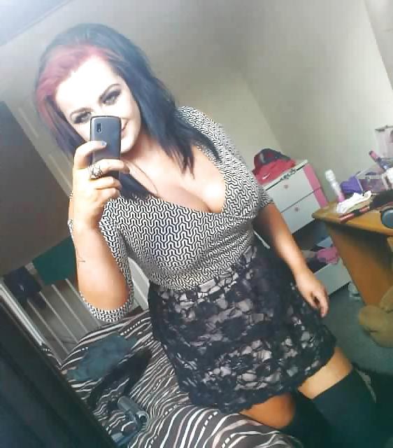 25P British Big Tit Babe From Wigan 