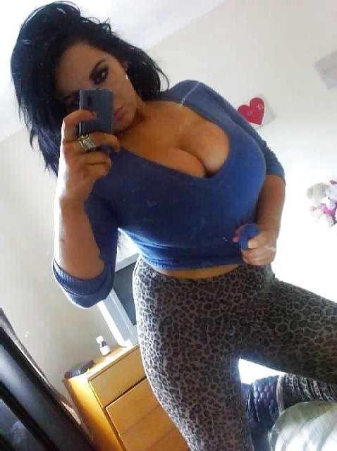 25P British Big Tit Babe From Wigan 