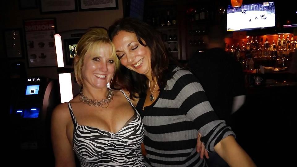 20P Down blouse and cleavage