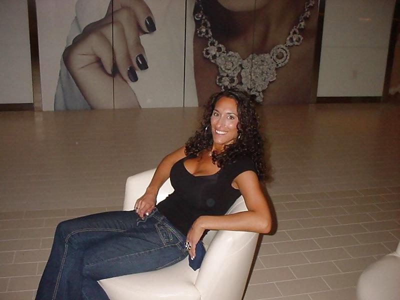 20P Down blouse and cleavage