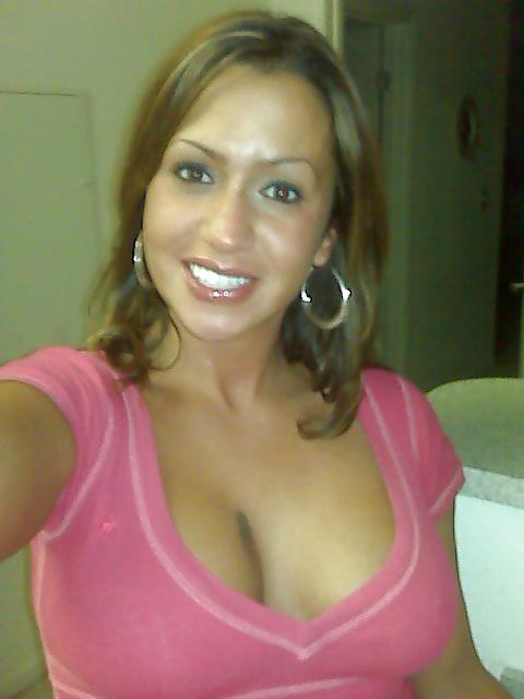 20P Down blouse and cleavage