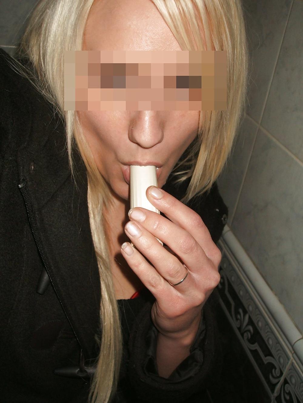 15P Used panties lotti playing alone in public toilets