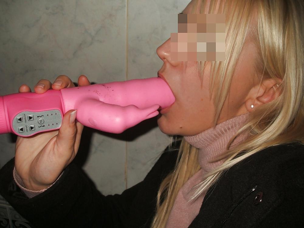 15P Used panties lotti playing alone in public toilets