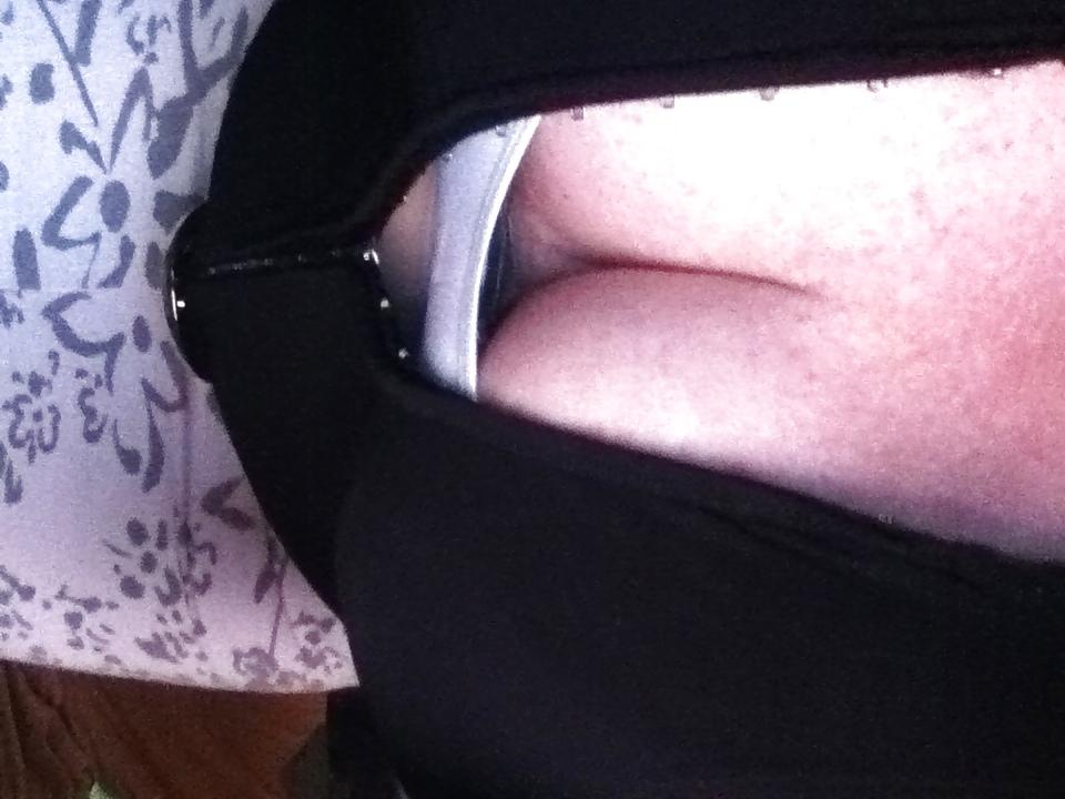 12P Downblouse cleavage
