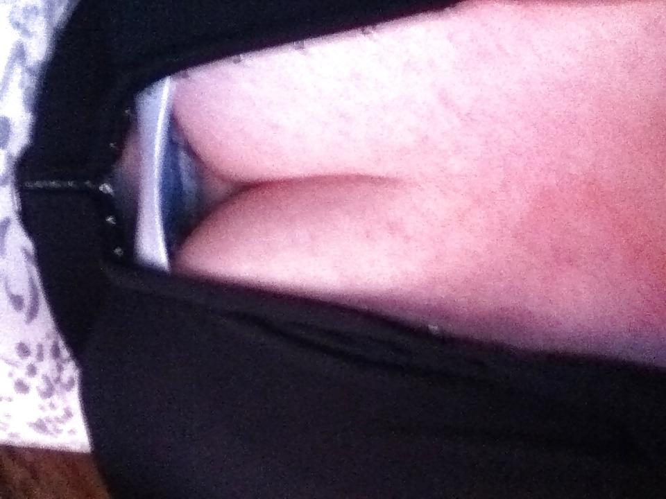 12P Downblouse cleavage