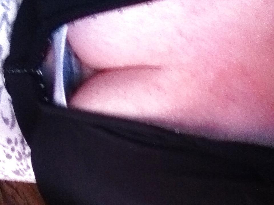 12P Downblouse cleavage