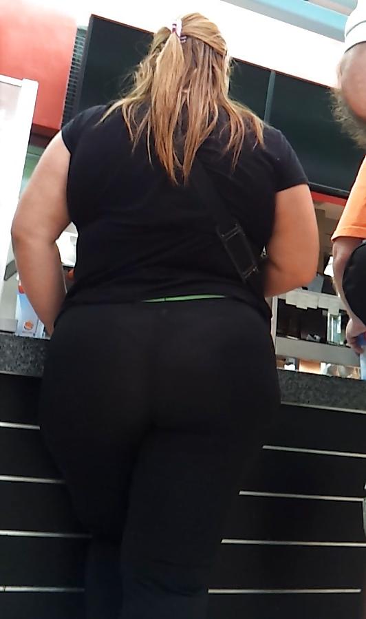 8P SLOPPY FAT BBW Latin Milf vpl LEGGINGS voyeur candid