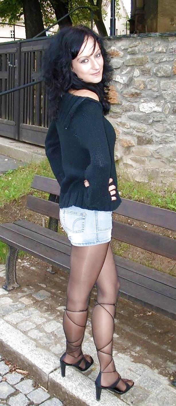 25P Sluts in public