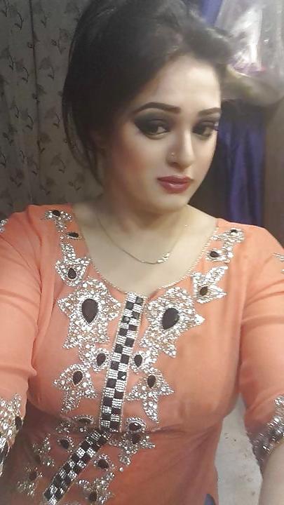 6P Pls Meri pics pe Cum Nikalo or Upload Karo