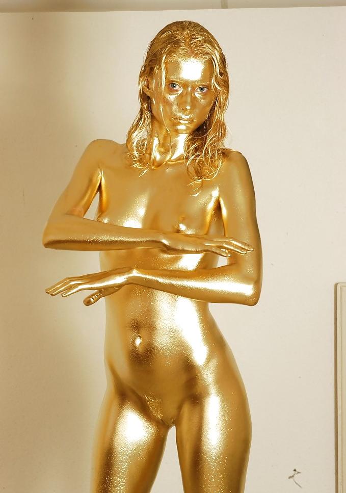 16P Helena K - Gold Painted Lady