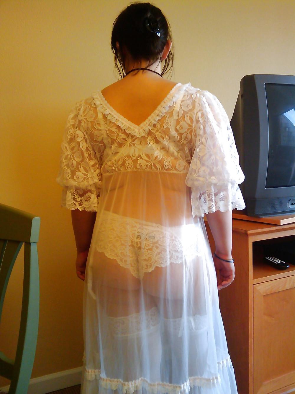 7P In my white lace now wank and come on my lace