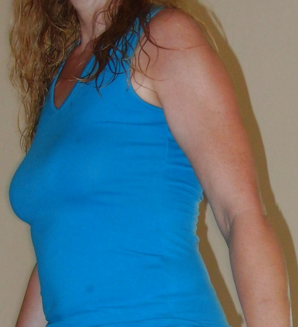 25P My red hair mature GF with big saggy tits