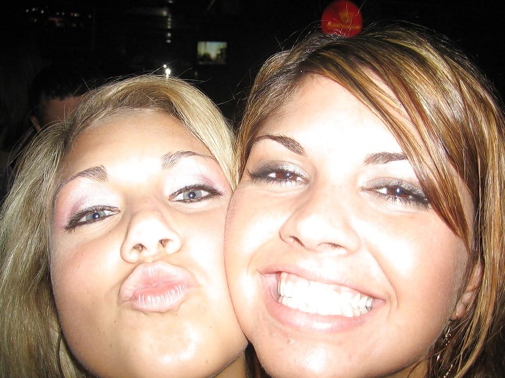 25P Girls Kissing Girls 7