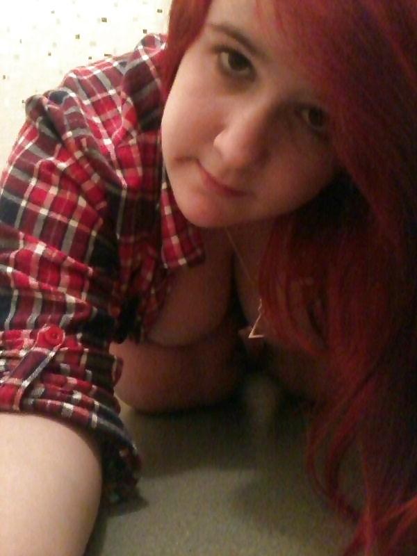 18P Holly (Cleavage and Nude)