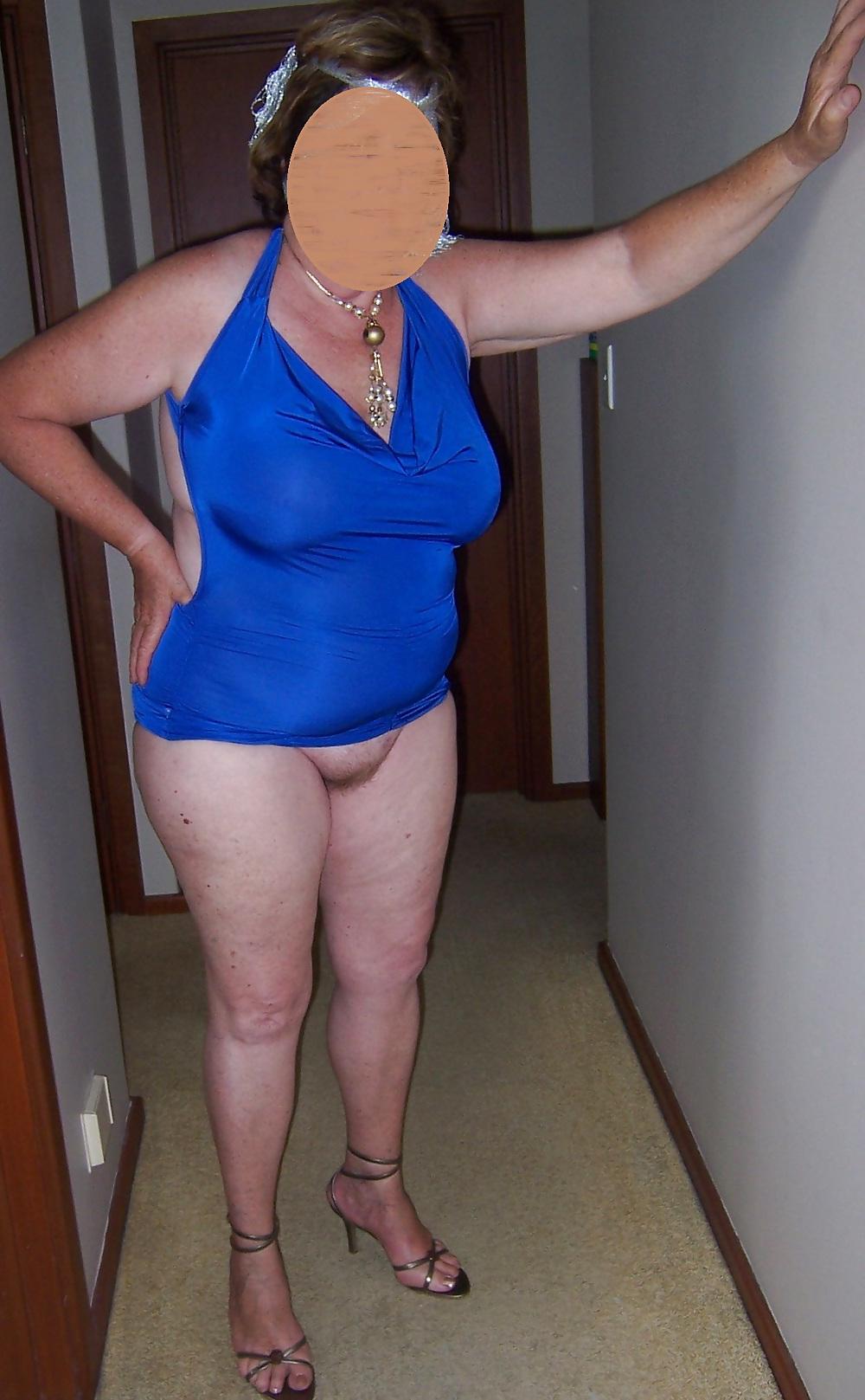 25P Gorgeous BBW wife.