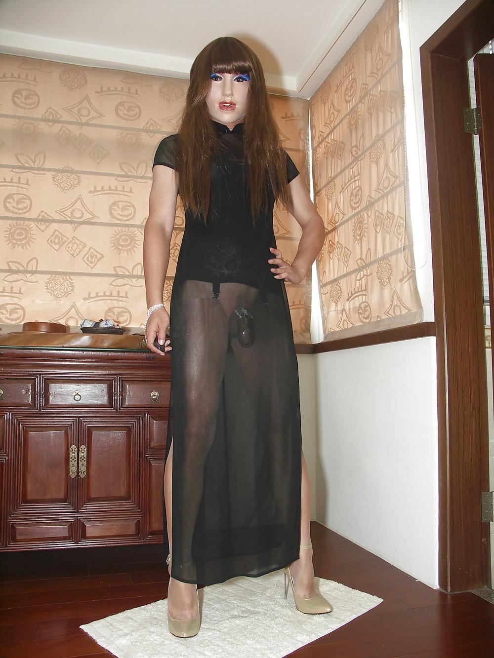 17P Gothic Phoebe with Golden stiletto Heels
