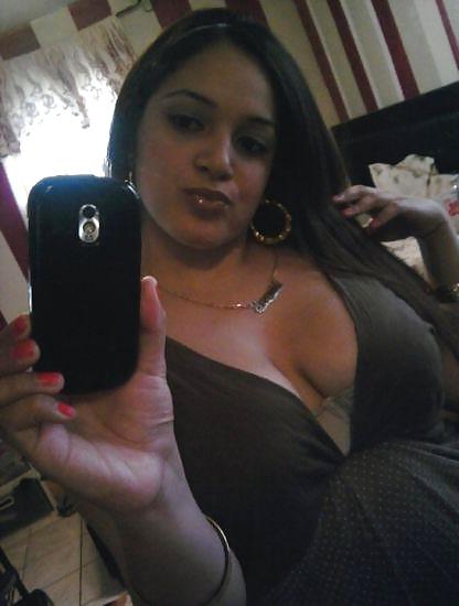 10P Latina cleavage