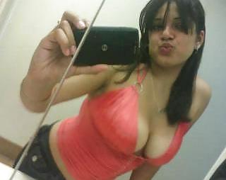 10P Latina cleavage
