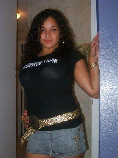 10P Latina cleavage