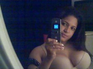 10P Latina cleavage