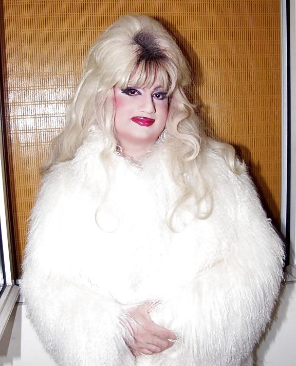 25P Fur fetish