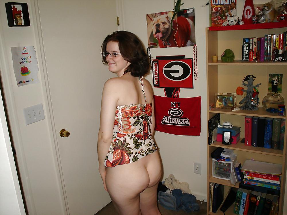 25P Nerdy Chick Shows Everything