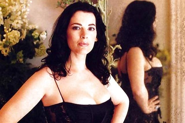11P Kitchen with Nigella and after bang her...