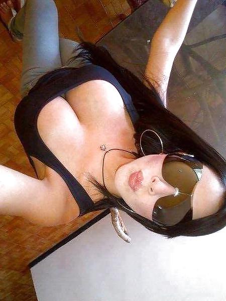 20P Deep Cleavage 9