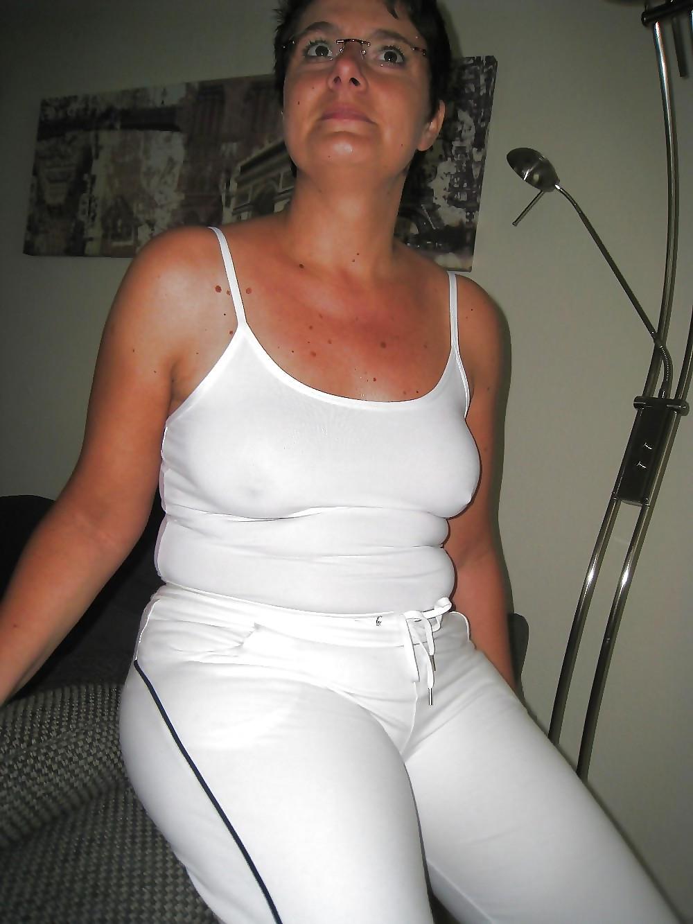 25P Erected nipples through blouse (3)