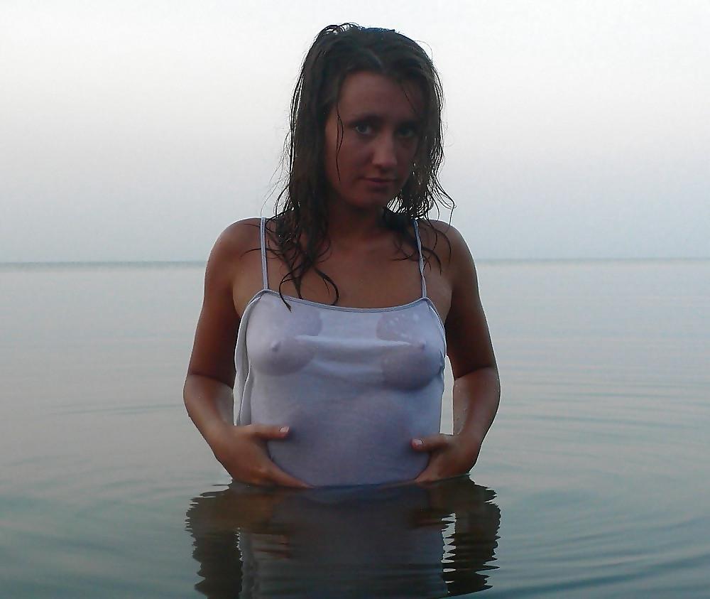25P Erected nipples through blouse (3)