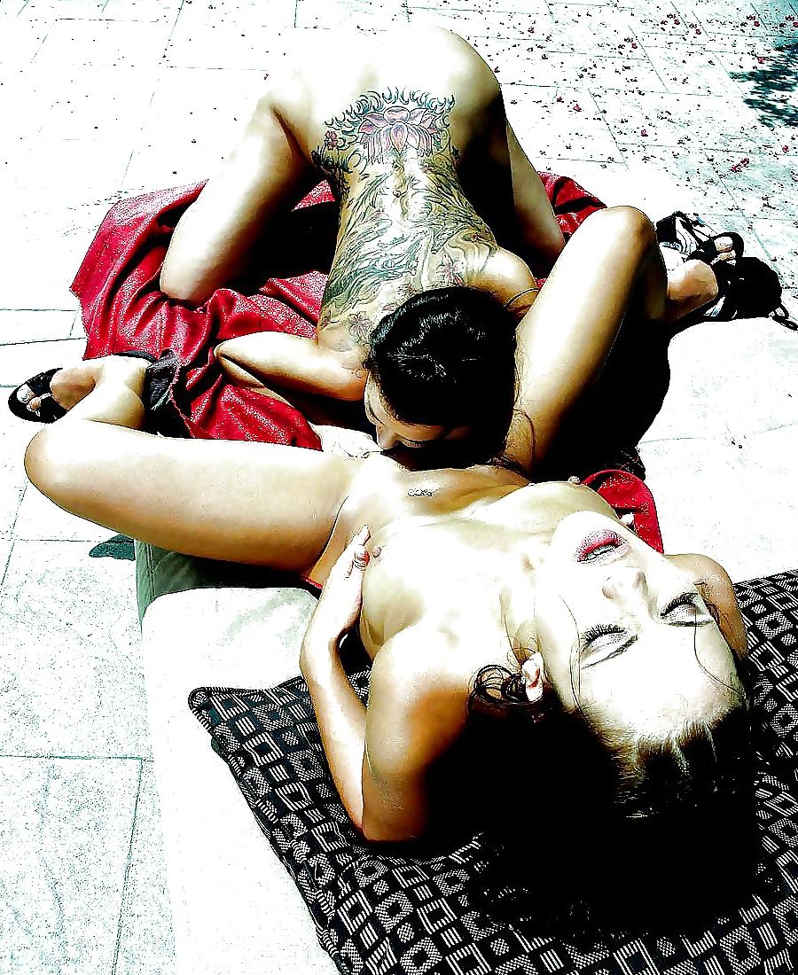 25P Hot Ass Lesbians Licking & Kissing
