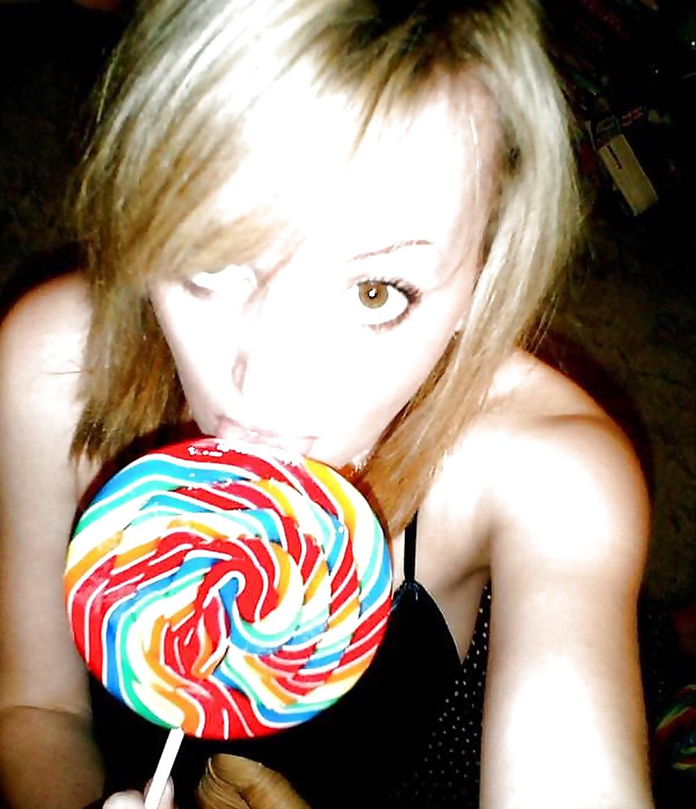 25P The most famous girls on the net 15