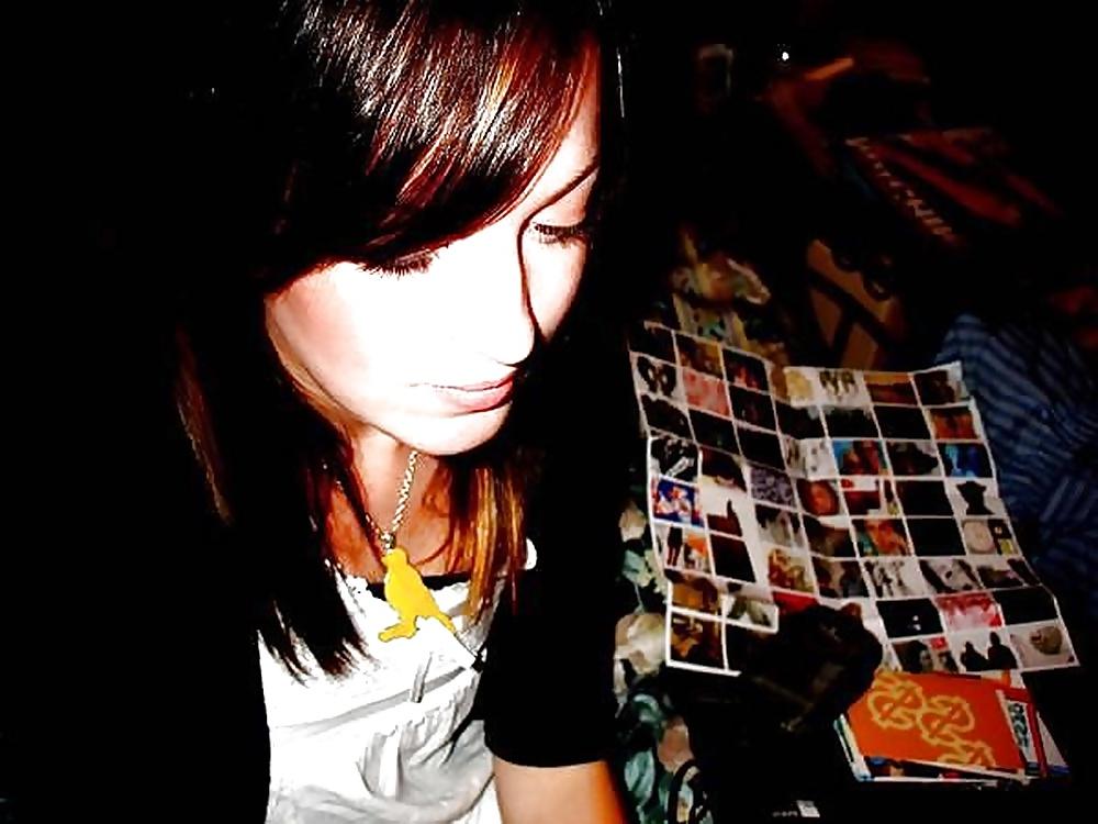 25P The most famous girls on the net 15