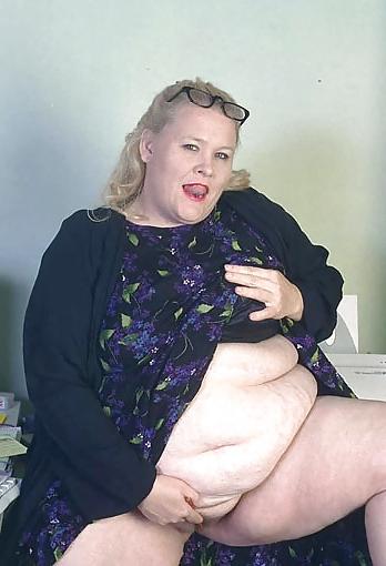 20P Mature BBW Grandma