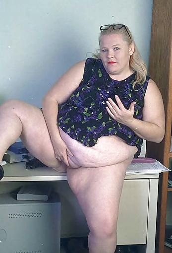 20P Mature BBW Grandma