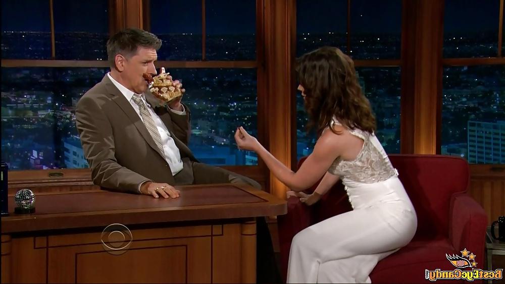 24P Evangeline Lilly HOT in WHITE OVERALL