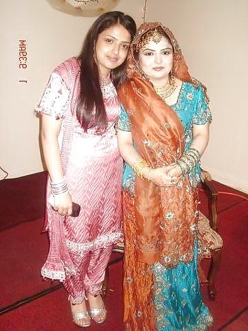 25P Asian bhabhis