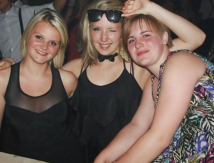 25P Danish teens-163-164-party cleavage body tequila 