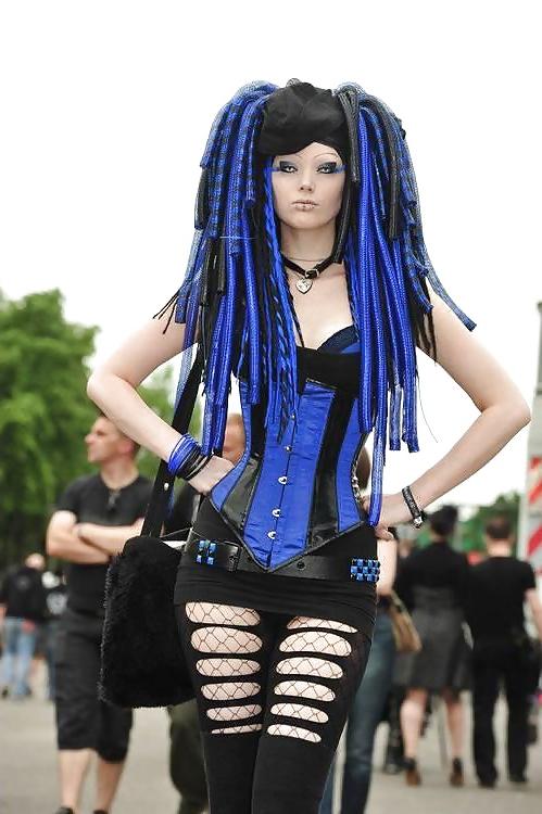 25P Dark and sexy gothic