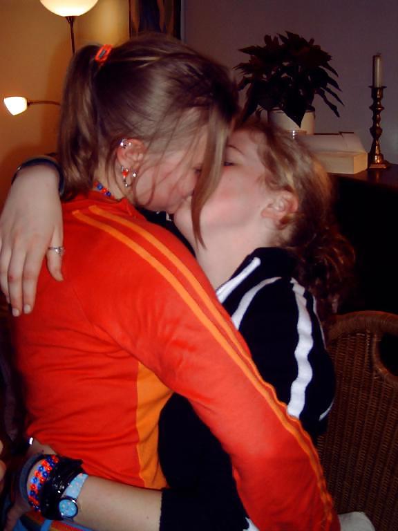 24P Girls Kissing Girls 10