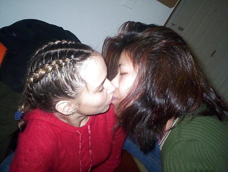 24P Girls Kissing Girls 10