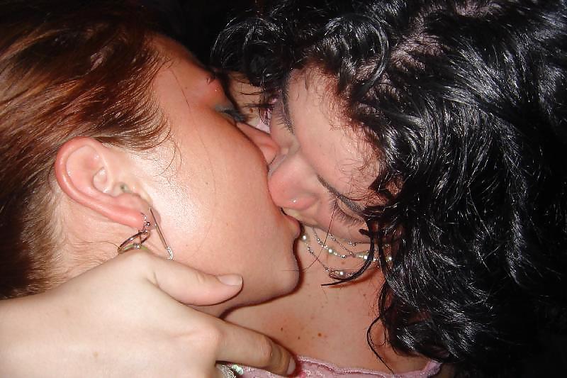 24P Girls Kissing Girls 10