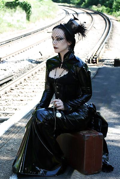 25P Goth Chicks - Latex, Lace & Tattoos #1