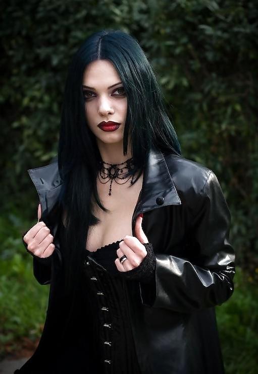 25P Goth Chicks - Latex, Lace & Tattoos #1