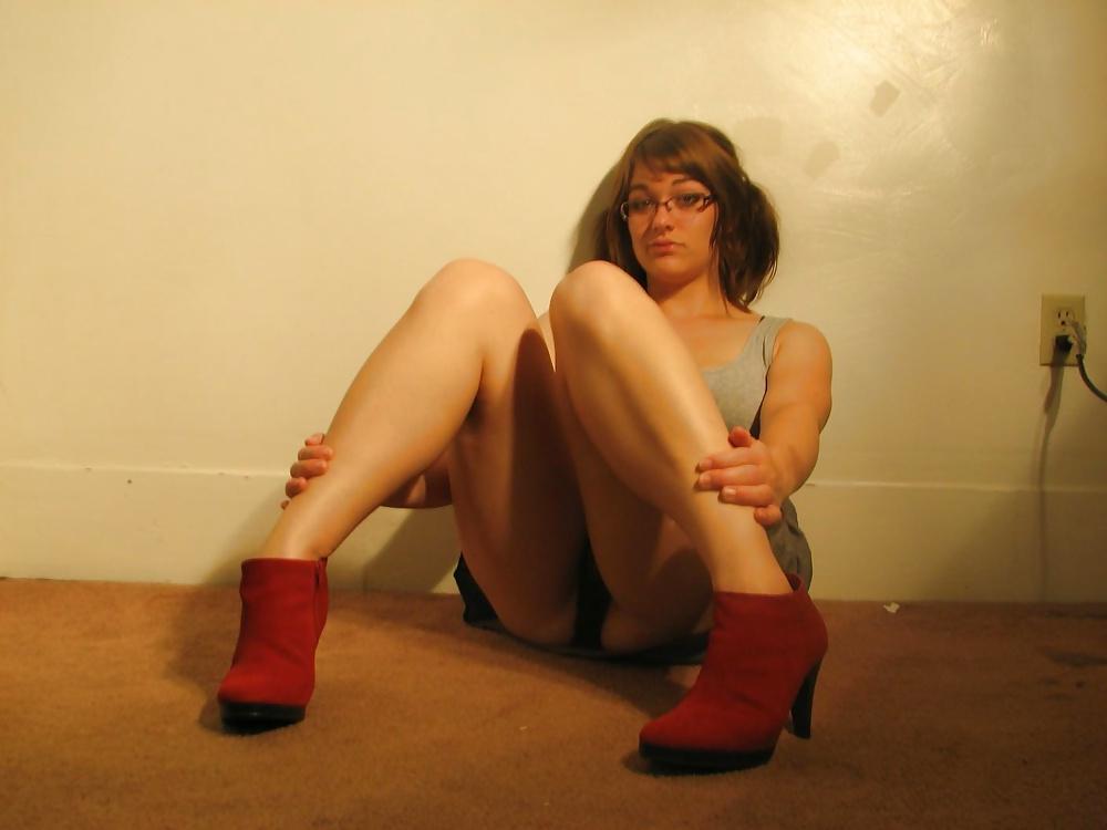 16P Nerdy girl in red Heels