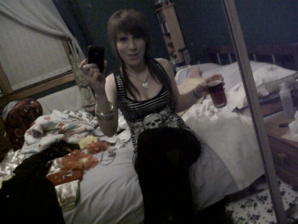 25P British whore thinks she's Gaga