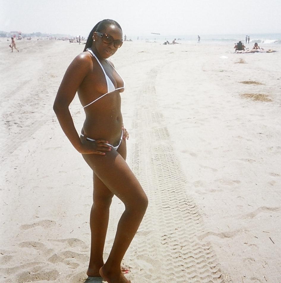 25P Wonderfulbikinis sexy black lady nude in public