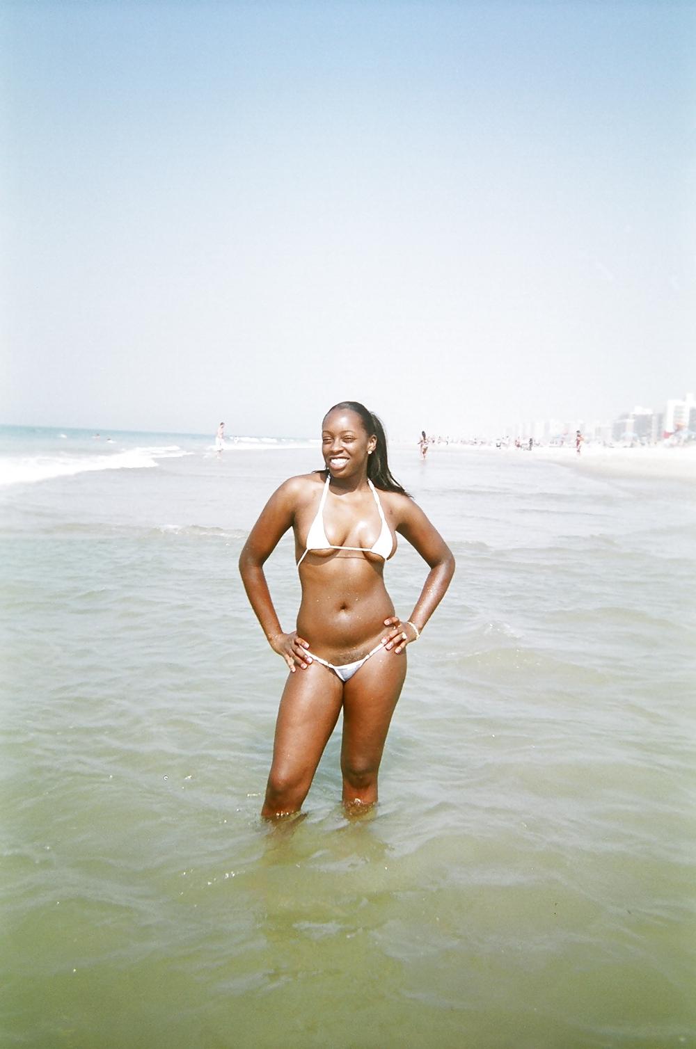 25P Wonderfulbikinis sexy black lady nude in public