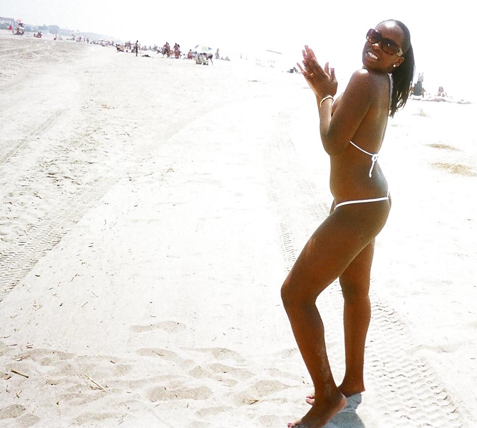 25P Wonderfulbikinis sexy black lady nude in public